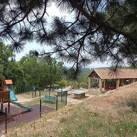 Maisonnette en résidence avec piscine et tennis Saint-Vallier-de-Thiey Exterior foto